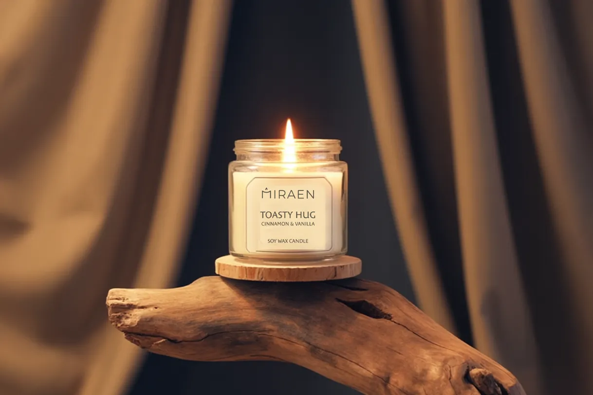 MIRAEN Toasty Hug Soy Wax Candle
